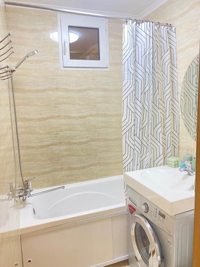 Like Home Apartments Timiryazev Street Almaty Luaran gambar